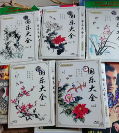 私藏光盘种类多，戏剧，相声，音乐，电视剧，...