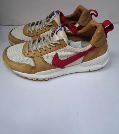 Nike宇航员2.0网面透气缓震耐磨休闲运...