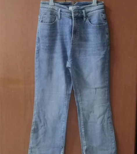 全新春秋牛仔裤，26码 注意：寄出不退～偏...
