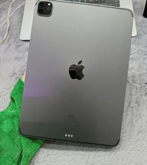 考完研已上岸！诚心带配件出iPad2021...