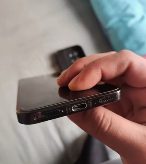 自用小米13手机 三月底实体店购入。可提供...