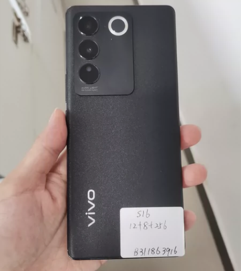 VIVO S16。内存12+8+256！纯...