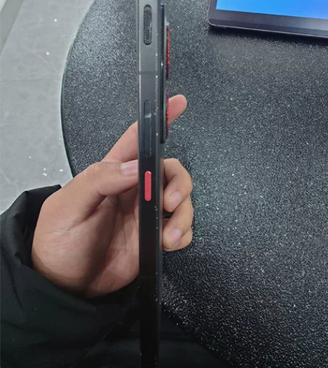 努比亚Nubia Z50 Ultra 8+...