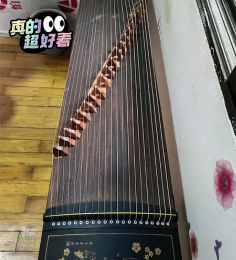 8月份买的古筝，买给女儿弹的，全新没有破损...