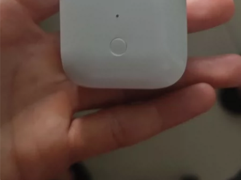 红米buds3耳机，就用过一次，包装也是刚...