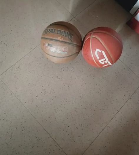 篮球 感兴趣的话点“我想要”和我私聊吧～几...