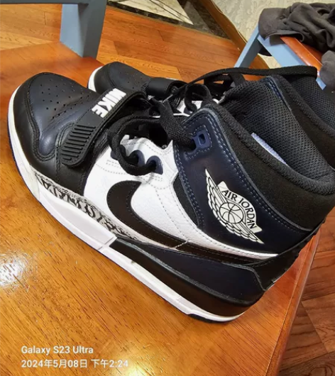 乔丹AJ专柜购入 9新 40.5码 下地五...