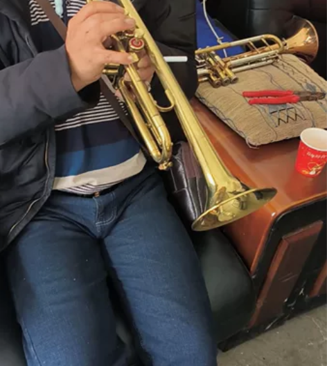 原装正品日本回流小号，低价出售，品相如图一...