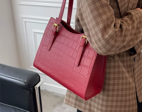 红色结婚新娘包包女2023新款潮腋下包大容...