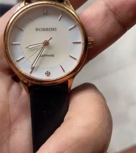 罗西尼石英表，直径34应该是女表吧，品相非...