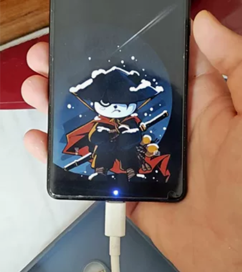 小米MIX2 6+64g陶瓷黑边框有些氧化...