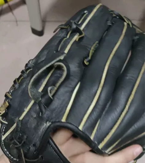 台湾店买的，ssk12寸棒球手套，大学打了...