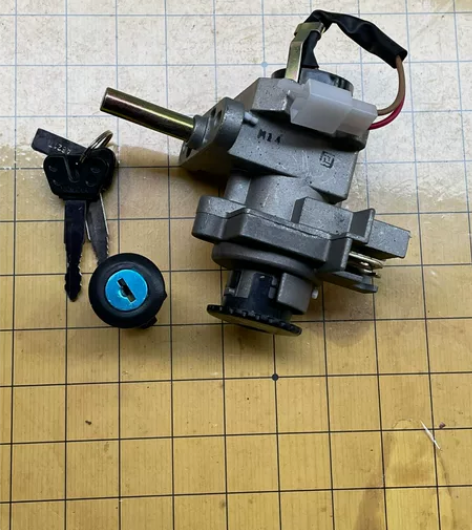 雅马哈福锐100套锁 配套 包括:两把钥匙...