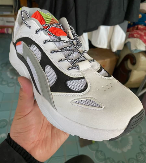 特步41码男休闲鞋子，可能有试过鞋子的痕迹...