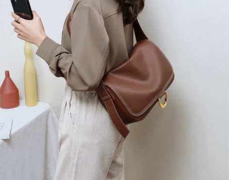 Viney包包2022新款时尚斜挎包轻奢大...