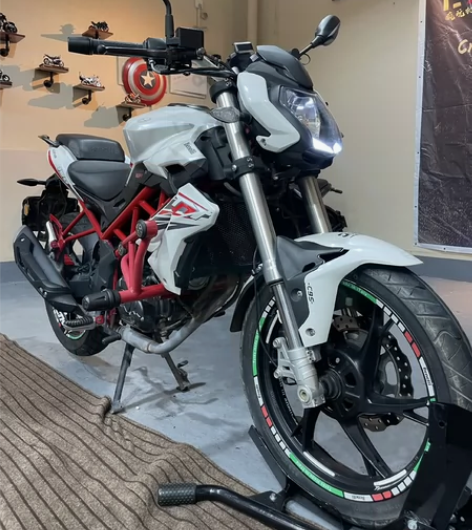 新到练手神器，19年贝纳利红宝龙TNT15...