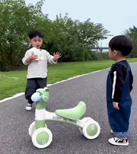 便宜出！！店铺转让余十几辆儿童滑行车儿童平...