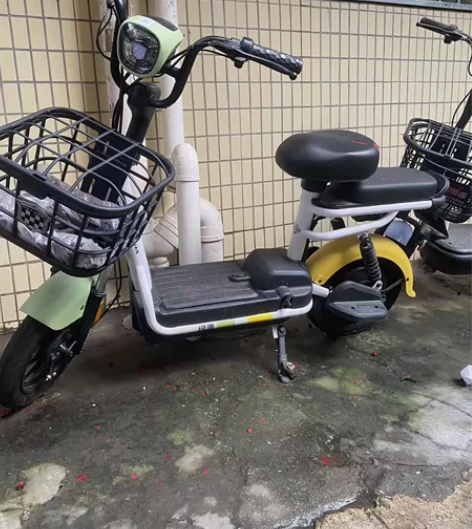 绿源电动自行车，买来不到四个月99新，很少...