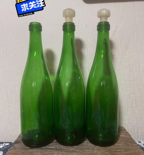 玻璃瓶，老玻璃瓶，超大玻璃酒瓶，上世纪五六...