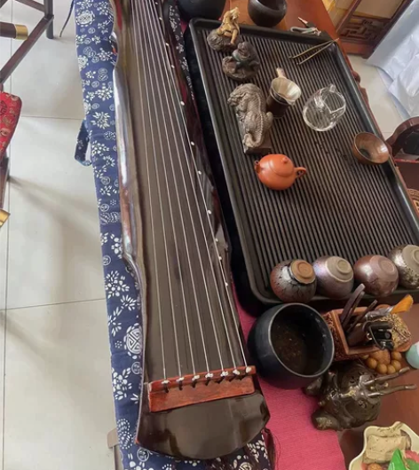 茶庄搬迁,清仓特价闲置古琴一把,白菜价博古...