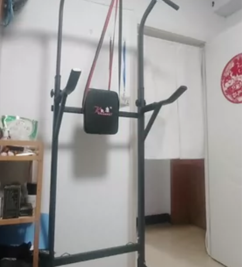 引体向上架子，练背 练腹 练胸都挺好的  ...