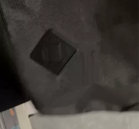 李宁斜挎包 感兴趣的话点“我想要”和我私聊...