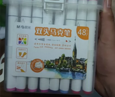 出晨光48色彩色双头马克笔。品牌：晨光；颜...