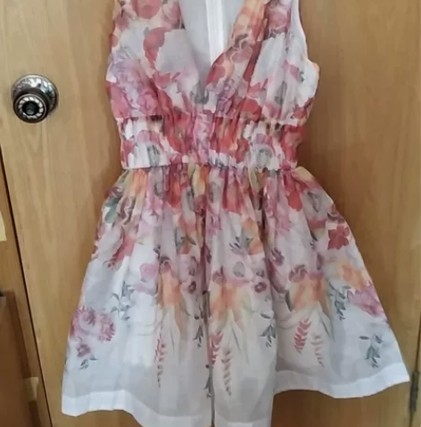 全新，自己定制的衣服。里料全棉，外料雪纺纱...