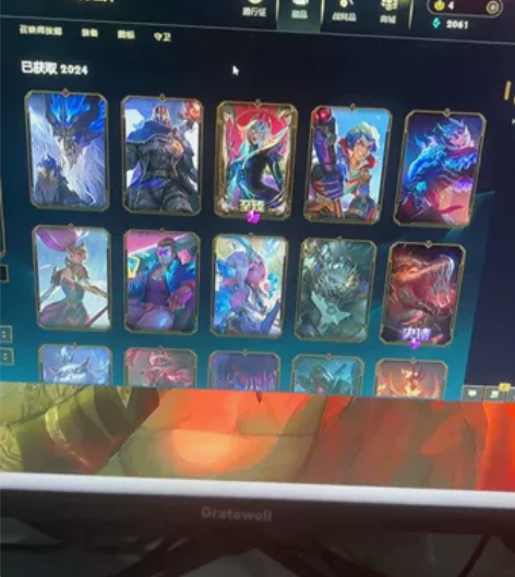 出一个cf和英雄联盟游戏账号自用一手可二次...