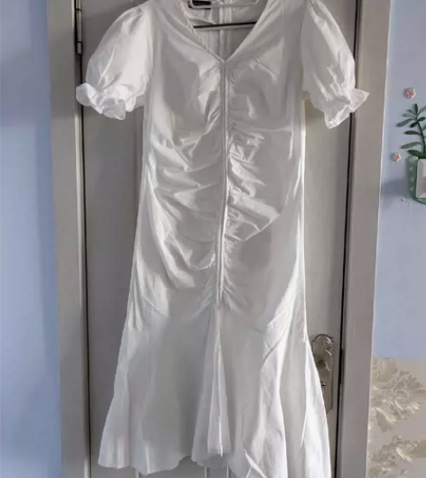 白色泡泡袖鱼尾裙连衣裙女夏法式设计感小众V...