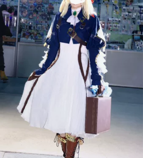 出一套薇尔莉特cos服大全套，原价总共74...