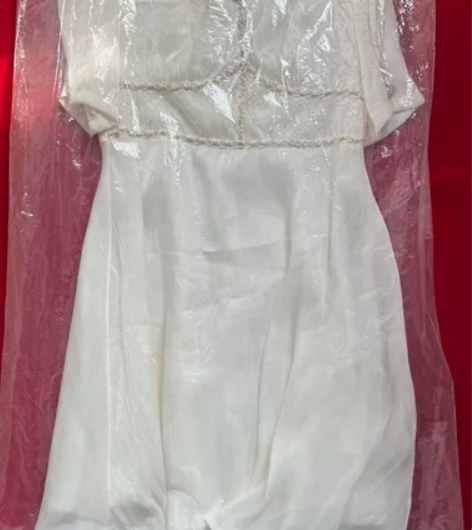 流金岁月，法式收腰连衣裙，全新带吊牌，有防尘袋，一次未穿。仙...