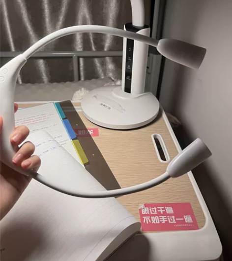 LED挂脖阅读灯 12档调节是充电的！宿舍...