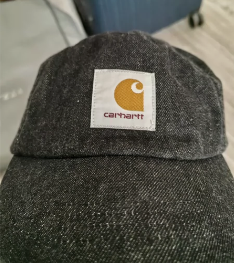 卡哈特帽子 刚买两个月 出门带过一次 很新...