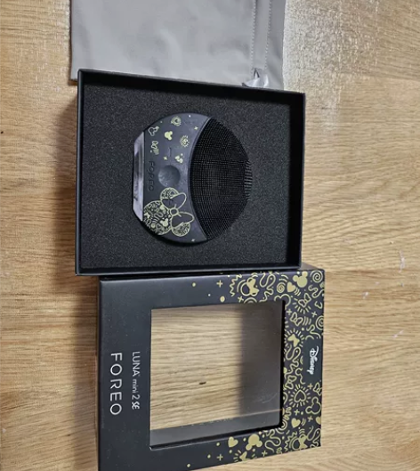 luna洁面仪迪士尼联名款，18年在丝芙兰...