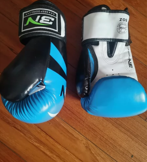 拳击沙袋，立式散打跆拳台训练器材，带手套，...