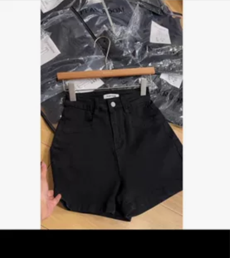 百搭弹力小短裤 穿一次 感兴趣的话点“我想...