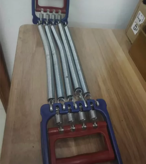 闲置弹簧拉力器 感兴趣的话点“我想要”和我...