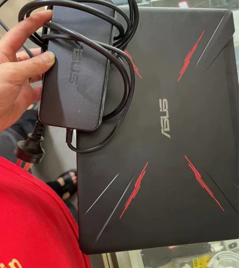 华硕飞行堡垒7 游戏本。 16g+512g...