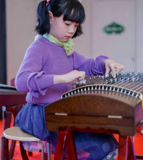 古筝工作室教学售琴古筝牌子是金韵，玉振，质...