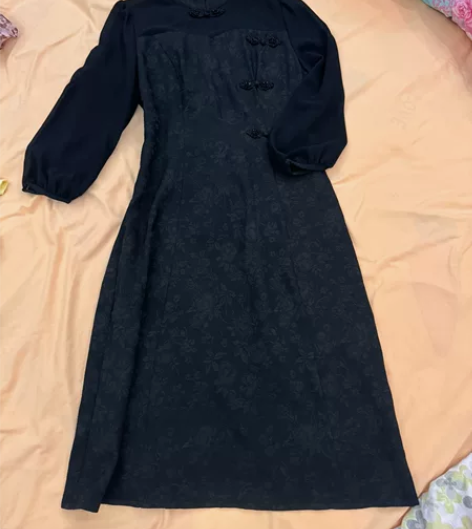 今天实体店刚买的 简朵中式连衣裙2024年...