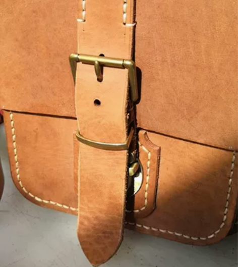 单肩包斜挎包公文包，翻盖插扣式休闲包，规格...