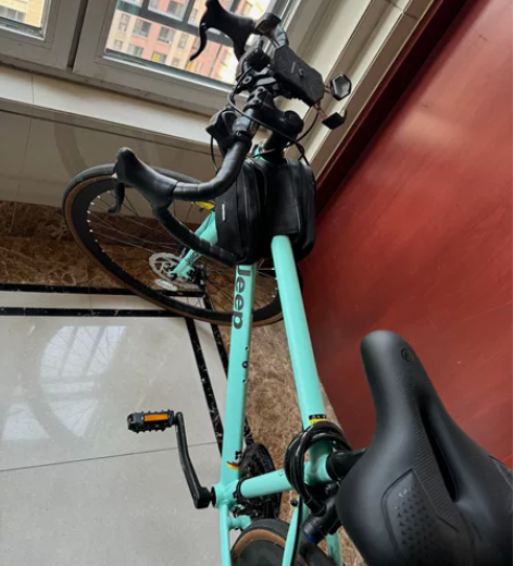 便宜出一辆自用的Jeep rs730公路车...