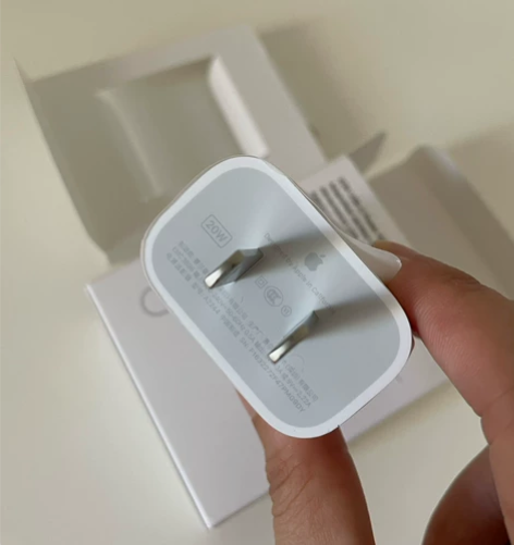 苹果20W原装充电头 买来之后主要给手表充...