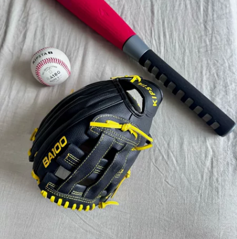 迪卡侬棒球手套、泡沫软式安全棒球棒，皮质棒...