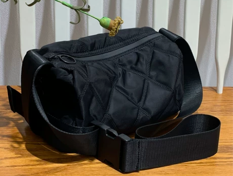 波士顿布包女2024春夏新款女士枕头包大容...