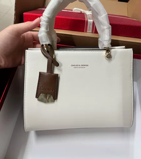 #包治百病 #人生第一只大牌包 【蔻一（C...