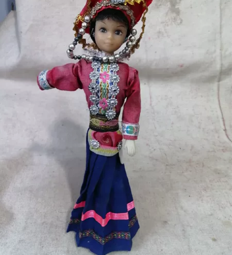 80年代娃娃摆件人物 高二七厘米，自然旧八...