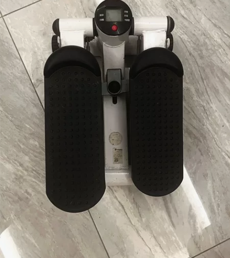 家用原地登山脚踏机   自提 显示屏可以显...