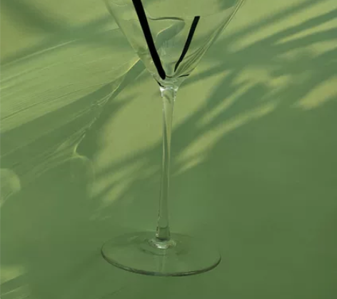 黑色条纹中古鸡尾酒杯 此款鸡尾酒杯,杯型小...